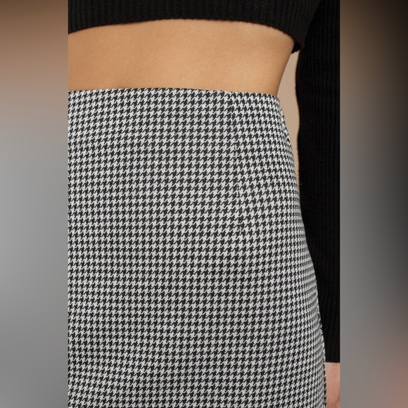 FREE in a bundle. Houndstooth mini skirt zip back JOLT perfect fall wardrobe - Picture 12 of 13